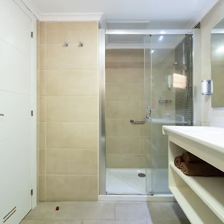 Aparthotel Holiday Club Vista Amadores 4*