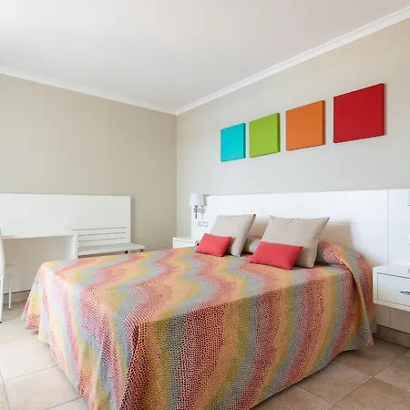 Holiday Club Vista Amadores Aparthotel 4*